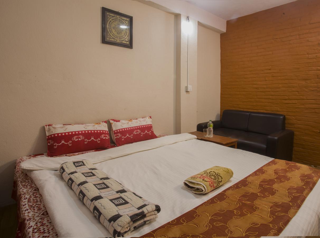 Langtang View Nagarkot Bed&Breakfast Bagian luar foto