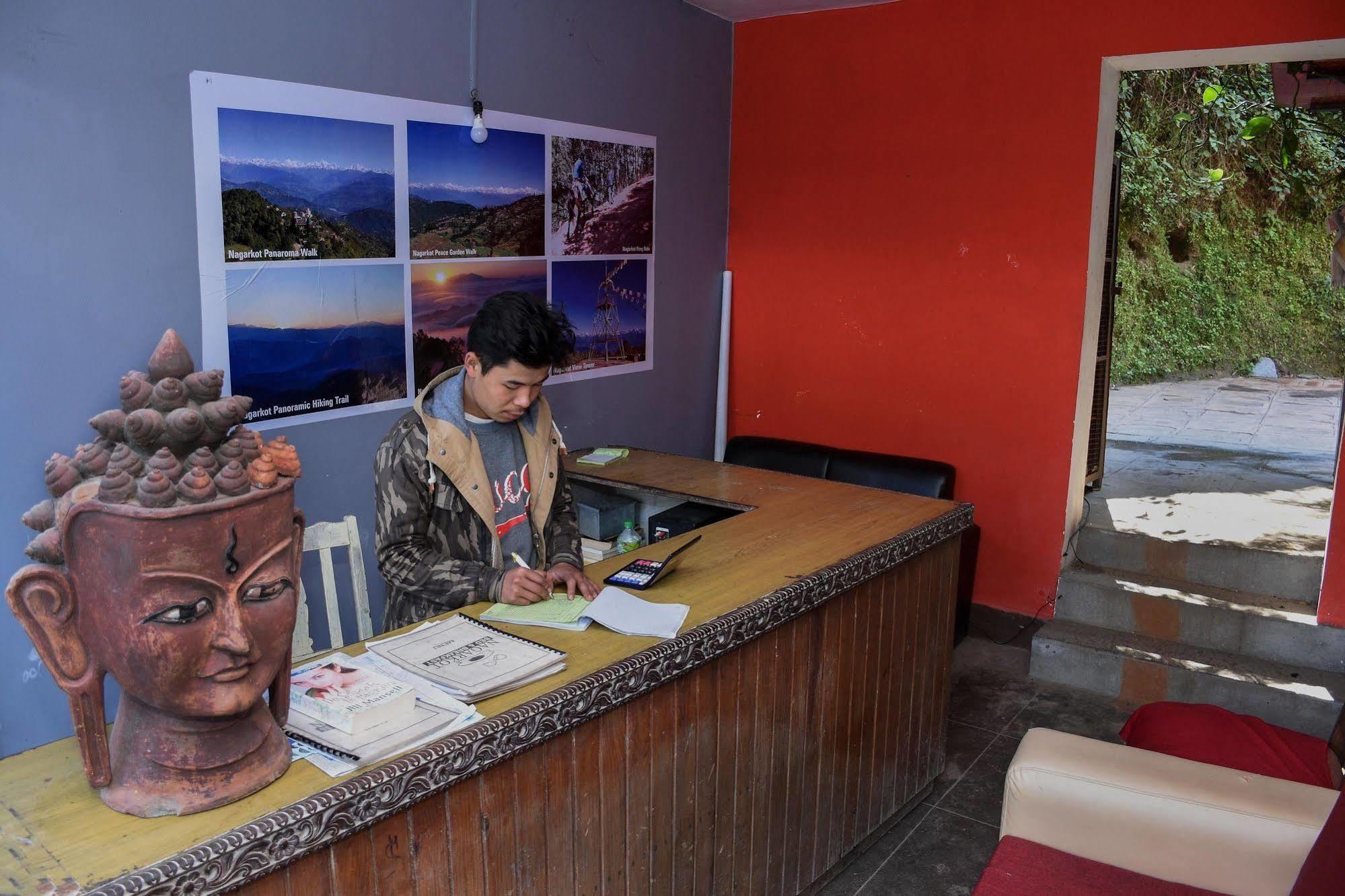 Langtang View Nagarkot Bed&Breakfast Bagian luar foto