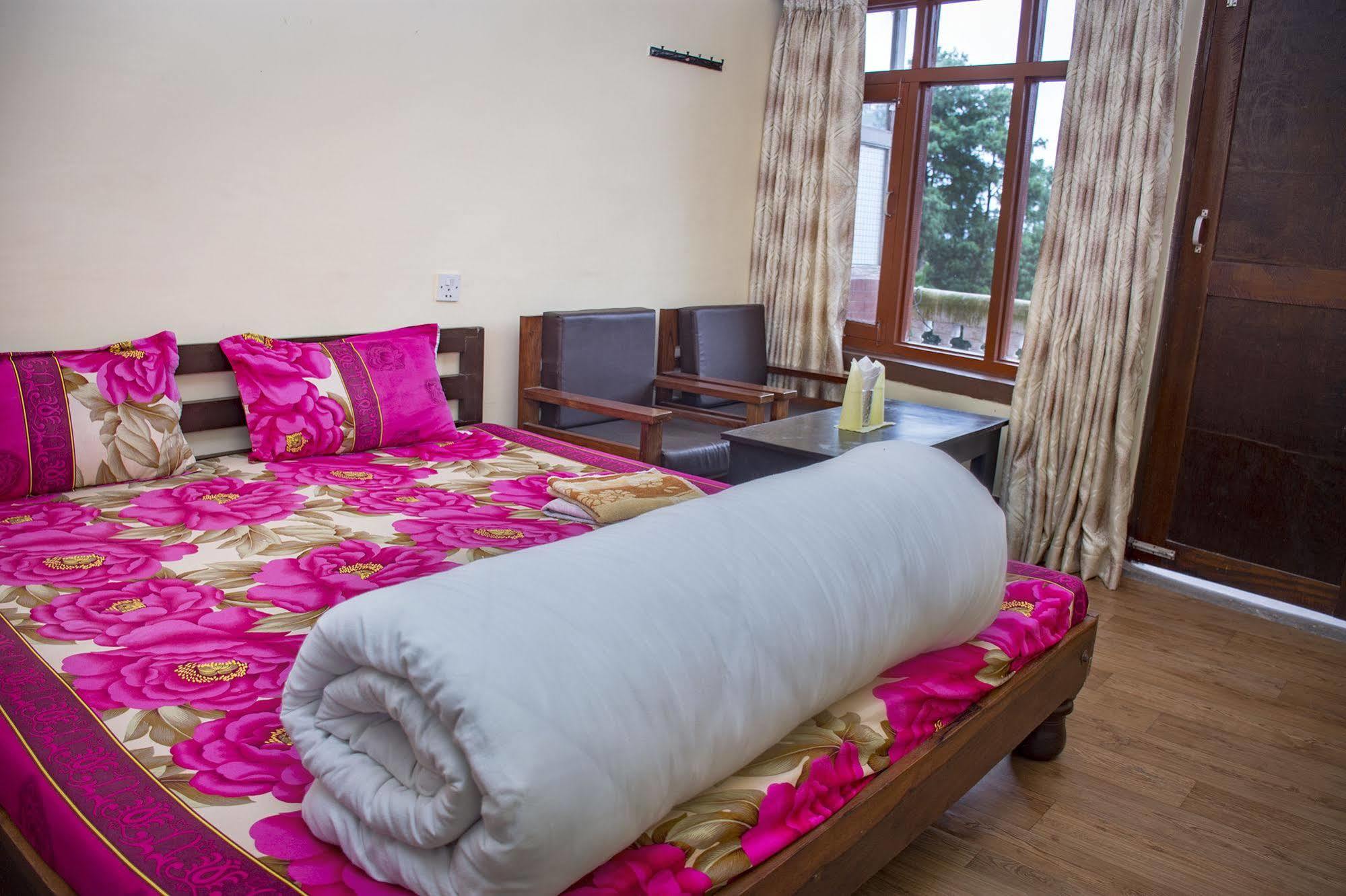 Langtang View Nagarkot Bed&Breakfast Bagian luar foto