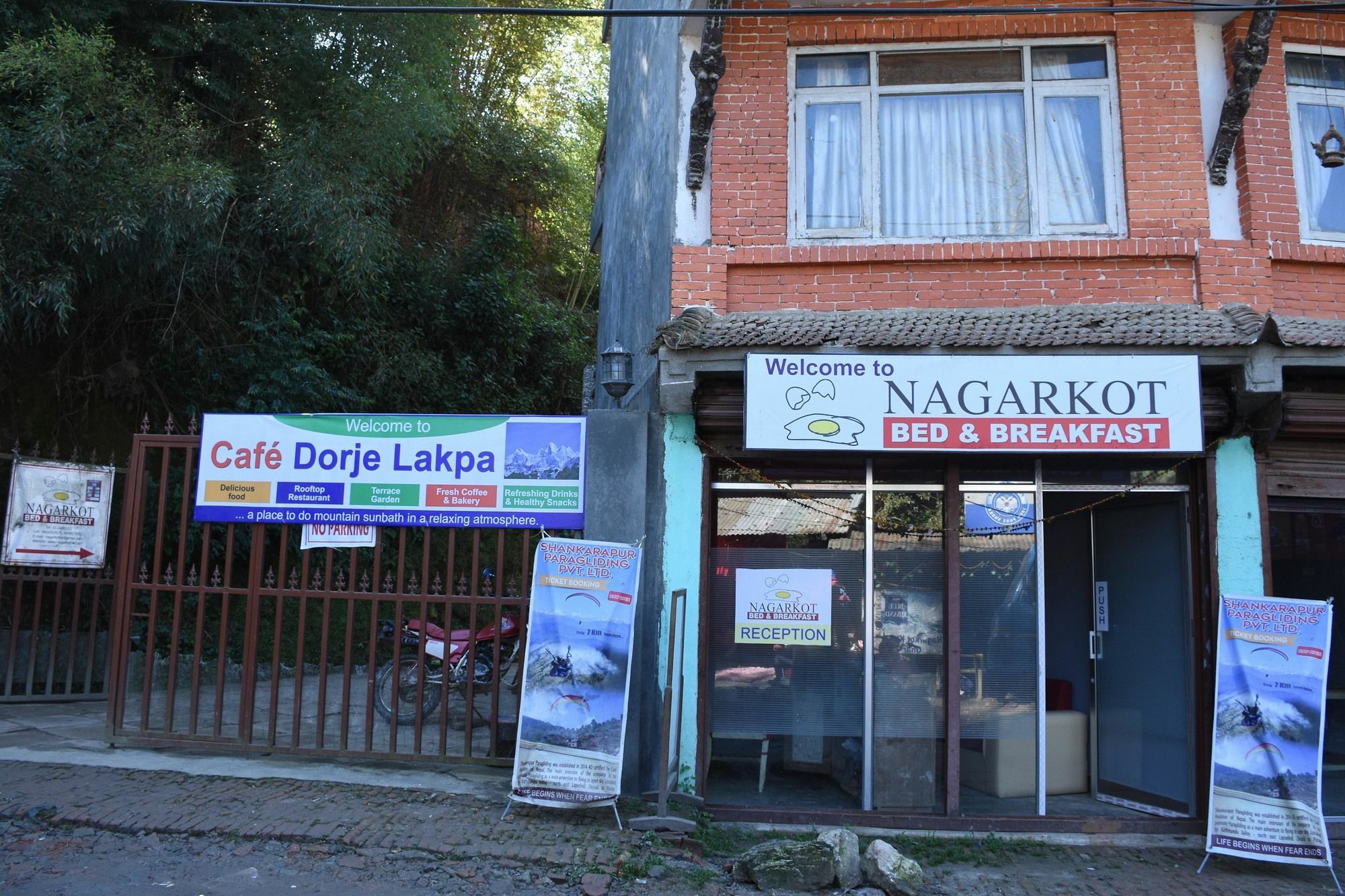 Langtang View Nagarkot Bed&Breakfast Bagian luar foto